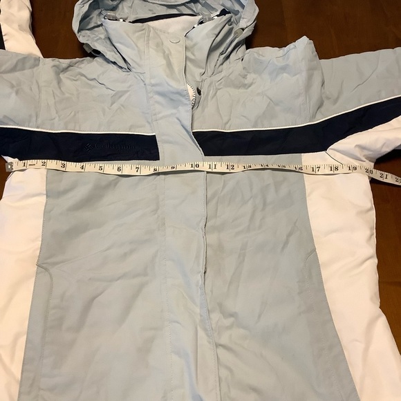 Columbia winter jacket. Size S - Picture 8 of 9